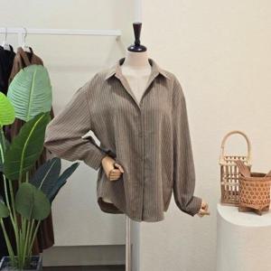 [포커스]FW5J3BL31693_세로 스트라이프 카라넥 셔츠