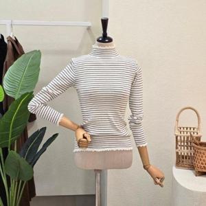 [포커스]FW5K3KT32592_스트라이프 프릴 반폴라 니트