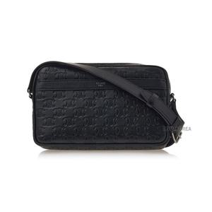 [셀린느] SS26 남성 미디엄 메신저백 117003FS3 38SI