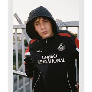 엄브로 UMBRO PTR 아이코닉 후드 집업 자켓 블랙(UQ321SJK93) UQ321SJK93_BLK0 372666