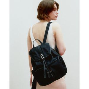 닥스 액세서리 26SS 완판재입고D-LOCK 블랙 D락장식 나일론 백팩 DCBA6E968BK