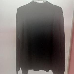 Destijl HC06 부드럽고 품넉넉한 옆트임 언발 깔끔한 반목폴라 니트티 D2543sw11B