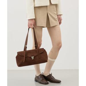 [시티브리즈] 시크라 스웨이드 와이드 플랩 숄더_BROWN [TAG가 179900]