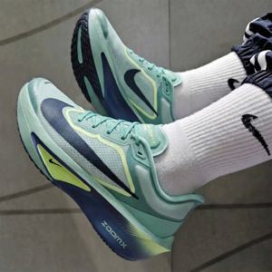 나이키 데일리 줌 플라이 6 러닝 크루 운동화 FN8454-003