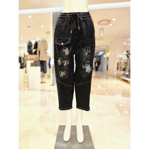 [르니앤맥코이]하트 자수 레터링 배기 팬츠 MN05SL400FJY