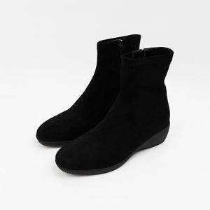 [신난다슈] 여성 앵클부츠 4cm 스판 웨지힐 숏 앵글 부츠 스웨이드 통굽 MRO255200 블랙