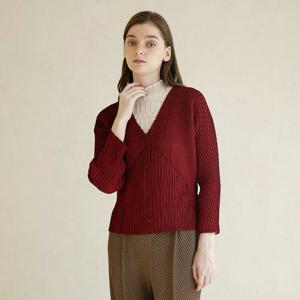 [요이츠](택가 213000원)[요이츠] 브이넥 와플 믹스 플리츠 자켓 와인_YJ08WNPJK06