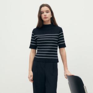 [제이제이 지고트]스트라이프 플리츠 하프넥 니트 GR3A1POJ31