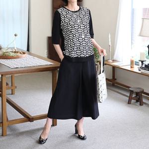 [쉬즈마담]T57329 스퀘어 엠보 블라우스티 엄마옷