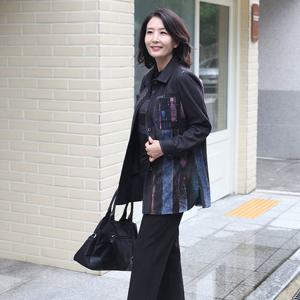 [쉬즈마담]J31732 그래피티 롱남방 자켓 50대 엄마옷