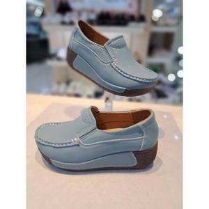 리바디 세이브존08 천연소가죽키높이베이직슬립온 2023RD1401H