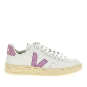 베자 콘트라스팅 스웨이드 로고 V-12 레더 스니커즈 XD0220494