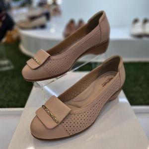 허시파피 세이브존07 여성 4CM굽 스퀘어 장식  펀칭 펌퍼스 정장구두 3FR402