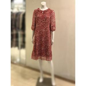 벨리시앙 세이브존01 프릴넥 플라워 플레어 원피스(2color) OP5232