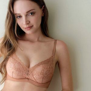 [CD컵 빅사이즈운영]말랑말랑한 터치 애쉬 메모리 볼륨업 메인브라VBR9000CD