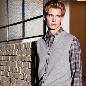 피에르가르뎅 HC20 아가일 체크 오픈형 니트 베스트 PQKV3306 PQKV3306