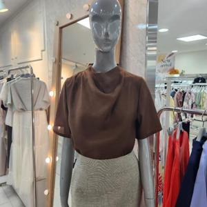 리안뉴욕 DP01 드레이프 넥 반팔 블라우스 RTGWBL040