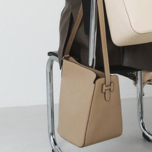 [H-EDGE] 엣지백 베이지 레더 숄더M HIBA6E377I2