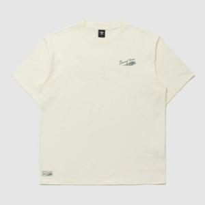 엄브로반팔티 NQK UQ121CRS11-CRM 웨이파인더 가먼트다잉 레터링 반팔 티셔츠 CREAM