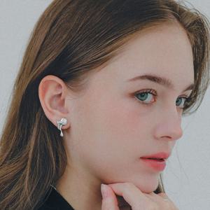 제이로렌 언발란스 멜팅 아이시클 실버 귀걸이 M04071