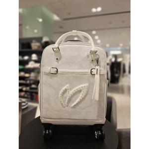 [마스터바니에디션] (421F1BB101) 여성 스터드 심볼 핸들 트롤리백 421F1BB101