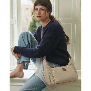 선물포장  (DBBA5FG32I2) 베이지 나일론 호보형 크로스 크로스백