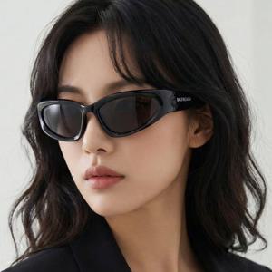 발렌시아가 선글라스 BB0157S 001 스위프트 로고 템플 오발 블랙