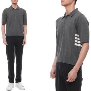 [톰브라운] 25SS 남성 사선 스트라이프 폴로 반팔 니트 (MKP135A Y3043 035 25S)