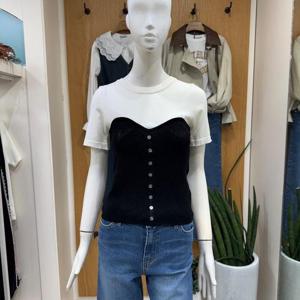 클리지 DP01 시스루 버튼 브이 니트 CP3WKT27