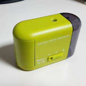 ELM-V5 연두 휴대용 전동 자동 홀아트 연필깎이 휴대용연필깍이 미니연필깍이 연필깍끼 1홀연필깎기 전동연