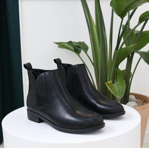 [타미지]컴포트 플랫 첼시부츠 (T22402L_BLK)_JK