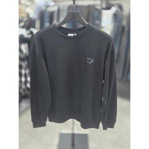 [써드케이]자수스마일포인트맨투맨 mq6tu136 076 블랙 DG