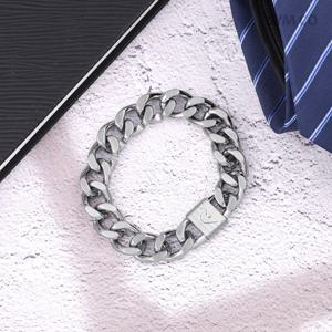 알마니 EGS2905 독수리 엠블럼 스퀘어 빈티지 실버 톤 체인 남자 스틸 팔찌 d