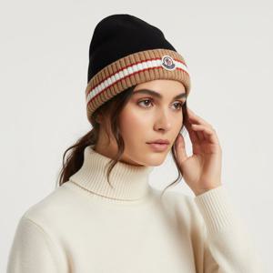 몽클레르  몽클레어 배색라인 로고 패치 울 비니(블랙) 3B00005 M1241 999