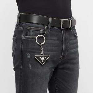 프라다 2PP080 053 F0002 사피아노 삼각 로고 키링 블랙 배송