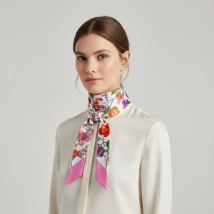 구찌 여성 플라워 프린팅 실크 스카프(화이트) 825121 3G001 9072