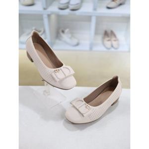 [코디엘루]리본장식 펀칭 미들힐 여성 펌프스 4cm CDSP501238-1