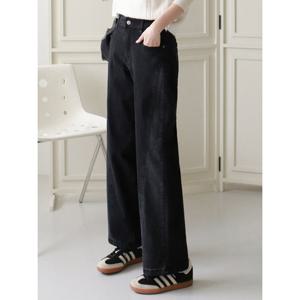 [올리비에스클로젯]옆절개 블랙 데님 와이드팬츠_O2603DP019A