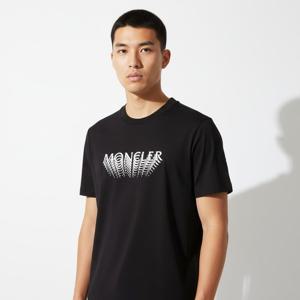 몽클레르  8% 몽클레어6S 8C00022 89AYW 999 남성 로고 프린팅 반팔 티셔츠 블랙
