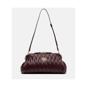 미우미우 Matelasse 레더 클러치 P01147484