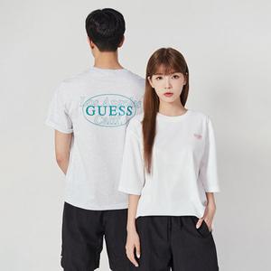 [게스][본사] 유니 등판 원형로고 세미오버핏 반팔티 NO2KE438