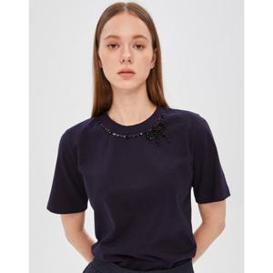 질스튜어트 뉴욕 여성 24FW 네이비 네크라인 비즈장식 코튼 반팔티셔츠 JSTS4C100N3