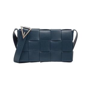 보테가 베네타 레더 카세트백 딥 블루 페일 블루 708768V29E03110