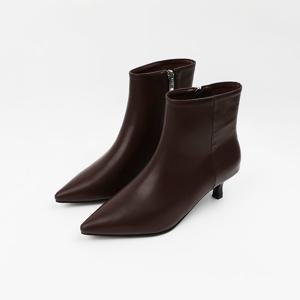 [신난다슈] 여성 앵클 부츠 힐 5cm 여자 스틸레토 숏 앵글 부츠 발편한 쿠션 FL257018 브라운