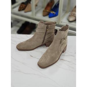 한슈 세이브존07 레더 앵클부츠힐4cm HS693088gd