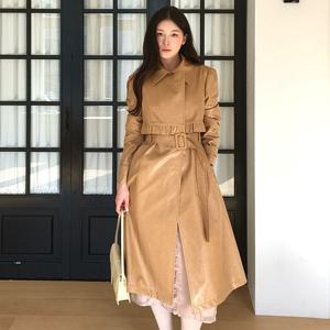 [SATIN] 페이크레더 프릴 벨티드 트렌치코트 S261B731