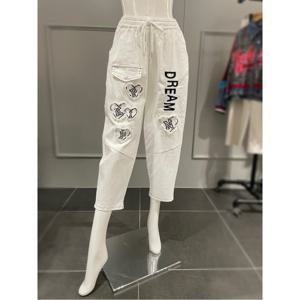 르니앤맥코이 하트 자수 레터링 배기 팬츠 (MN05SL400FJY)