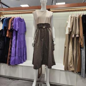 수스 HC04 민소매 배색 밸티드 원피스 S252BOP511