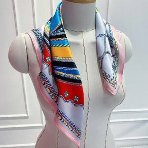 [애슬릿] 실크 100 홀스 미니 쁘띠 정사각 목 스카프