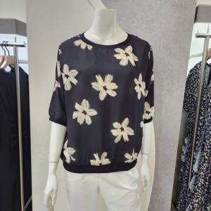 [안지크]플라워 단추티블라우스(AJ2BL5460)